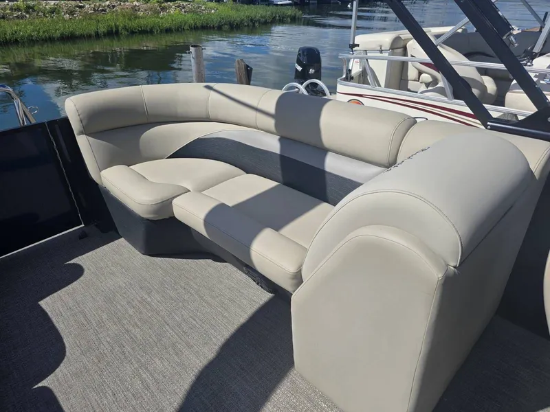 Slide: The Image of Barletta Cabrio C24QC 2020 - 12