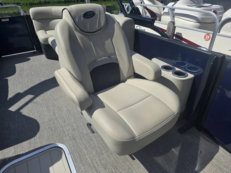 Slide: The Image of Barletta Cabrio C24QC 2020 - 6