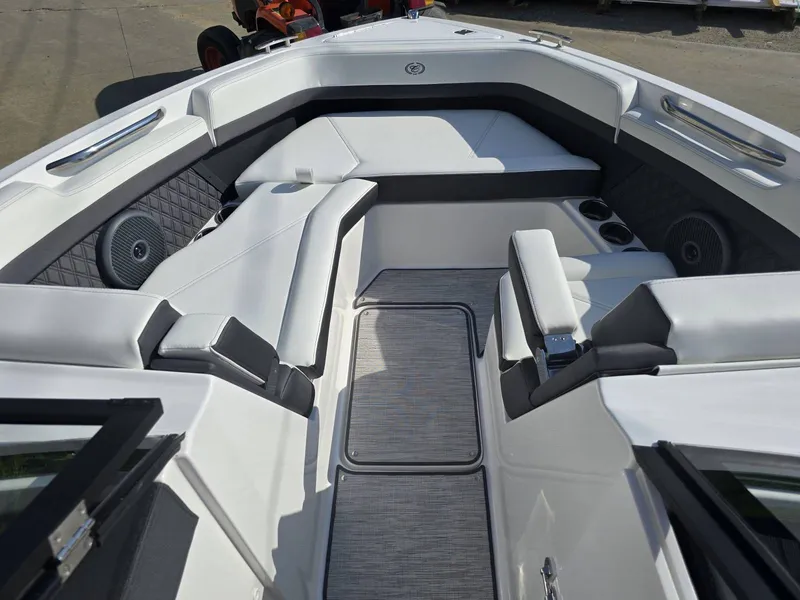 Slide: The Image of Cobalt R6 2026 - 27