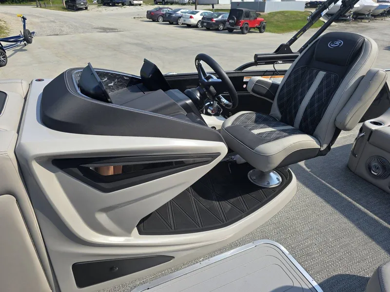 Slide: The Image of Barletta Lusso L23U 2026 - 13