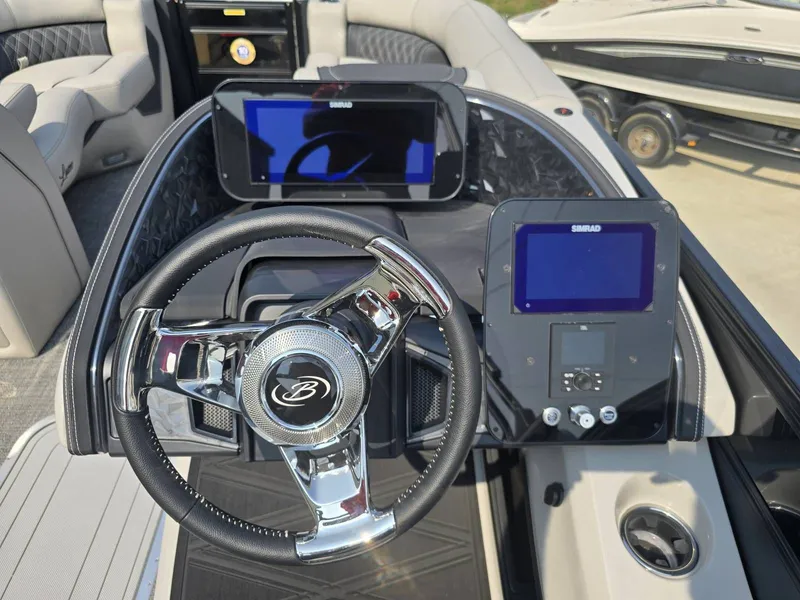 Slide: The Image of Barletta Lusso L23U 2026 - 17