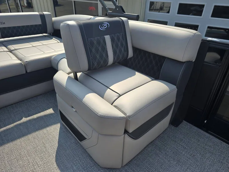 Slide: The Image of Barletta Lusso L23U 2026 - 18