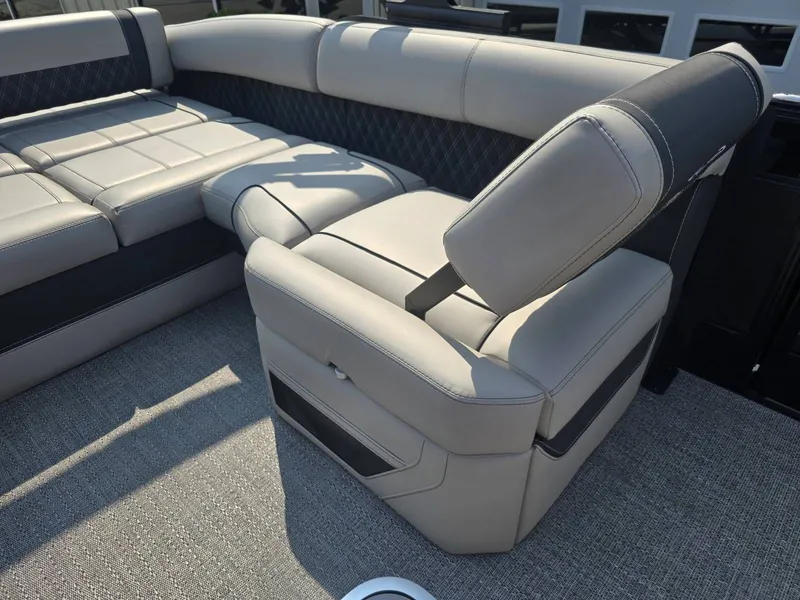 Slide: The Image of Barletta Lusso L23U 2026 - 19