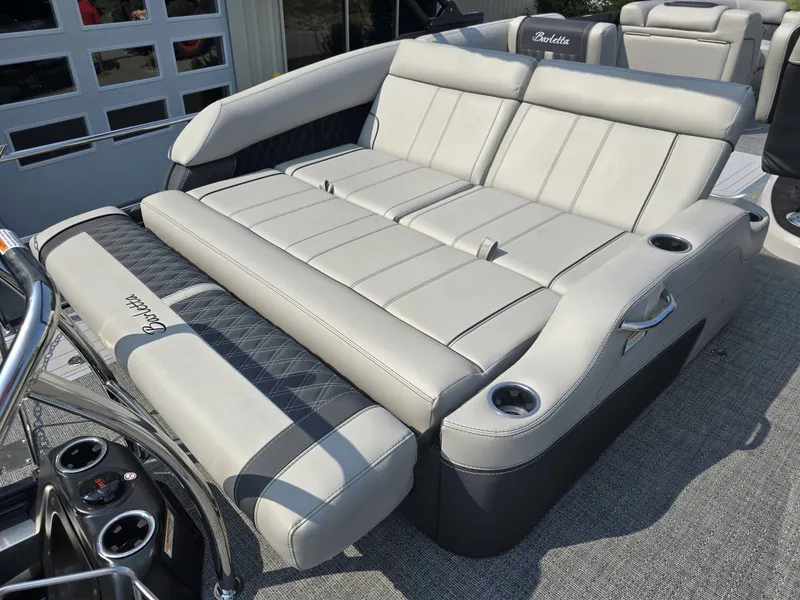 Slide: The Image of Barletta Lusso L23U 2026 - 24