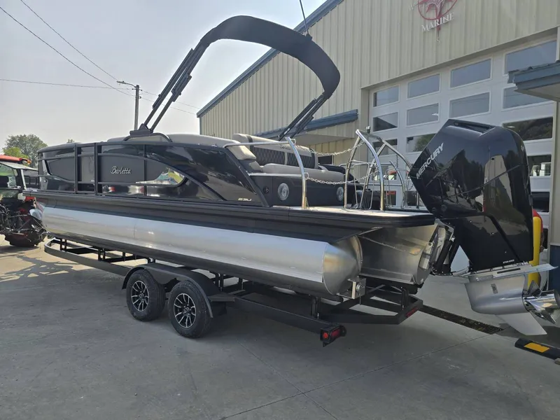 Slide: The Image of Barletta Lusso L23U 2026 - 3