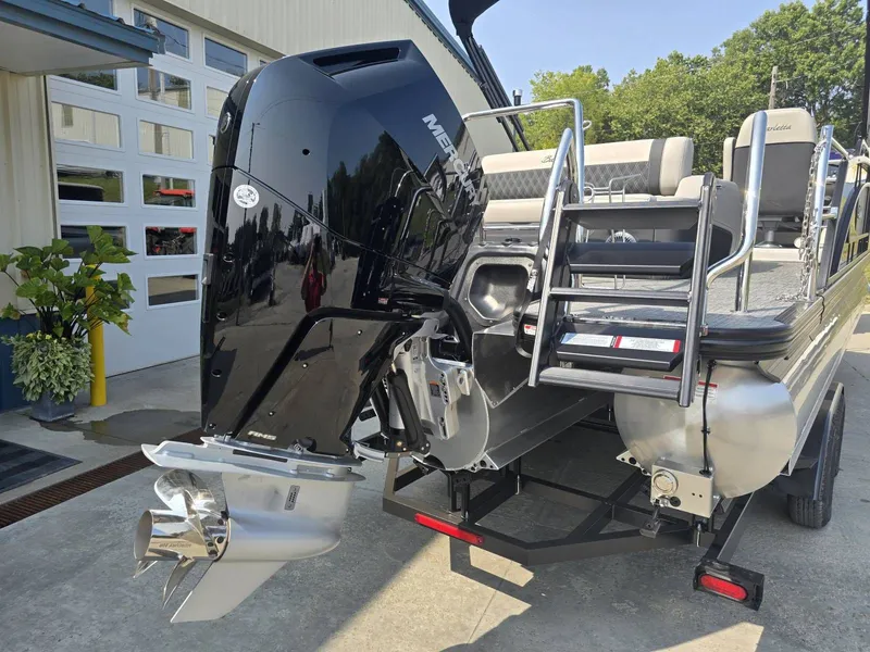 Slide: The Image of Barletta Lusso L23U 2026 - 4