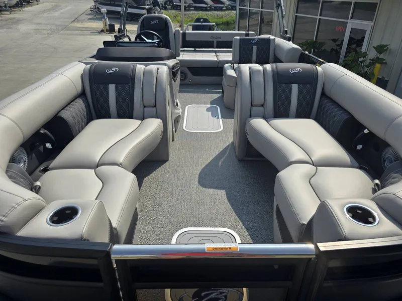 Slide: The Image of Barletta Lusso L23U 2026 - 8