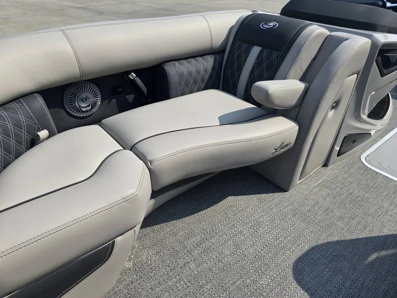 Slide: The Image of Barletta Lusso L23U 2026 - 9