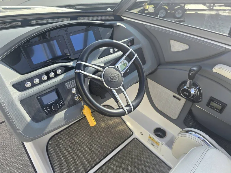 Slide: The Image of Cobalt R5 Surf 2019 - 12