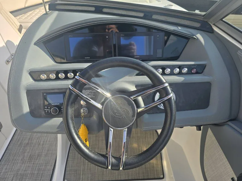 Slide: The Image of Cobalt R5 Surf 2019 - 13