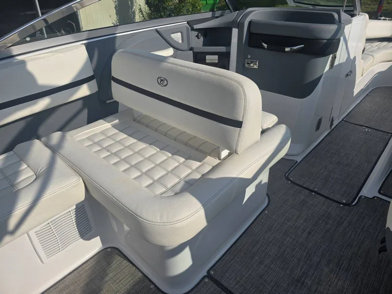 Slide: The Image of Cobalt R5 Surf 2019 - 16