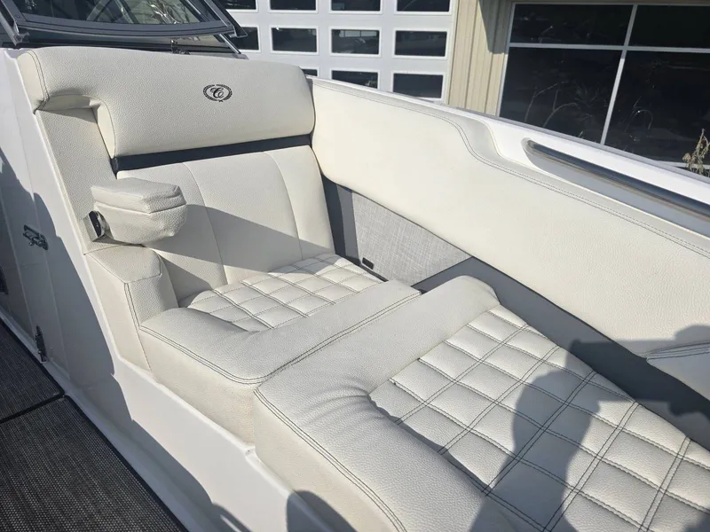 Slide: The Image of Cobalt R5 Surf 2019 - 19