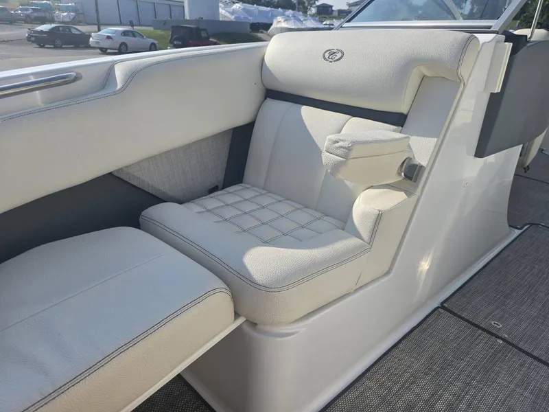 Slide: The Image of Cobalt R5 Surf 2019 - 20