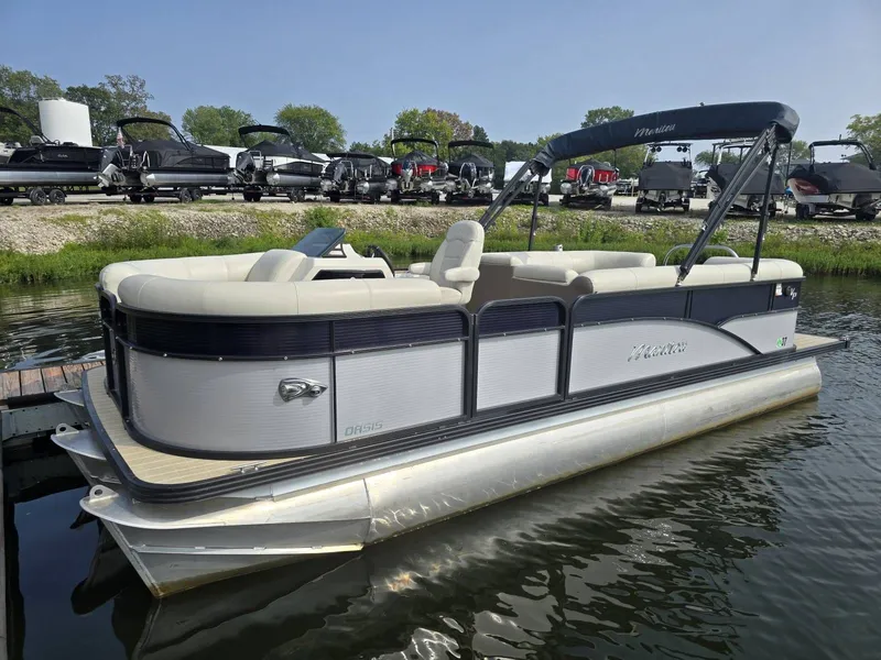 Slide: The Image of Manitou 21' Oasis Rf Vp 2019 - 2