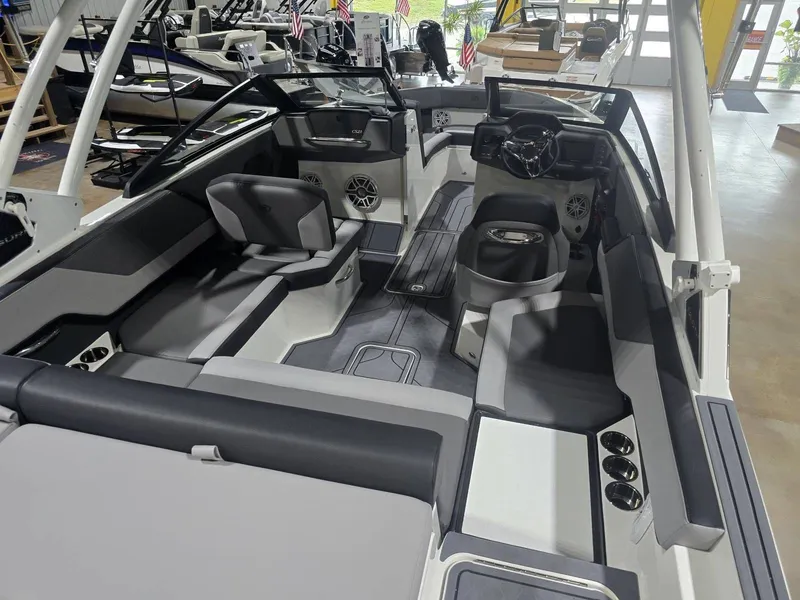 Slide: The Image of Cobalt CS23 Surf 2026 - 2