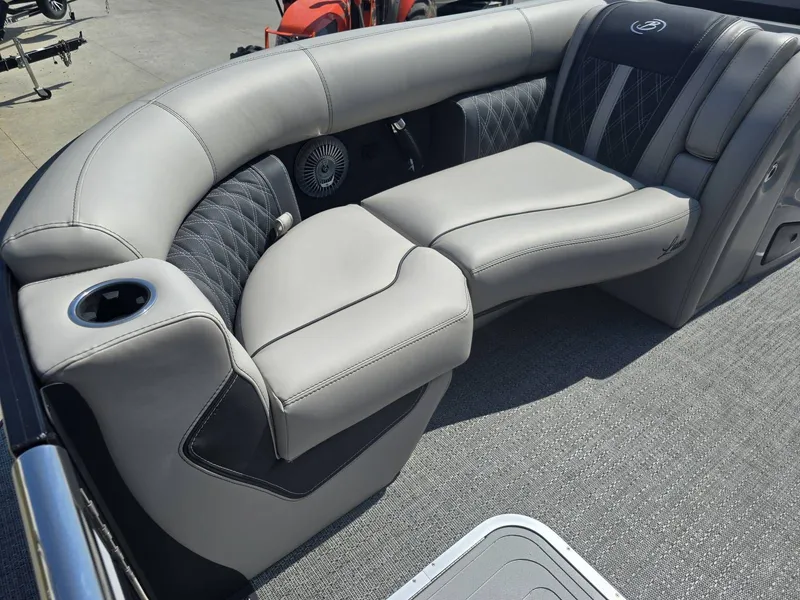 Slide: The Image of Barletta LUSSO L23QCSS 2026 - 11