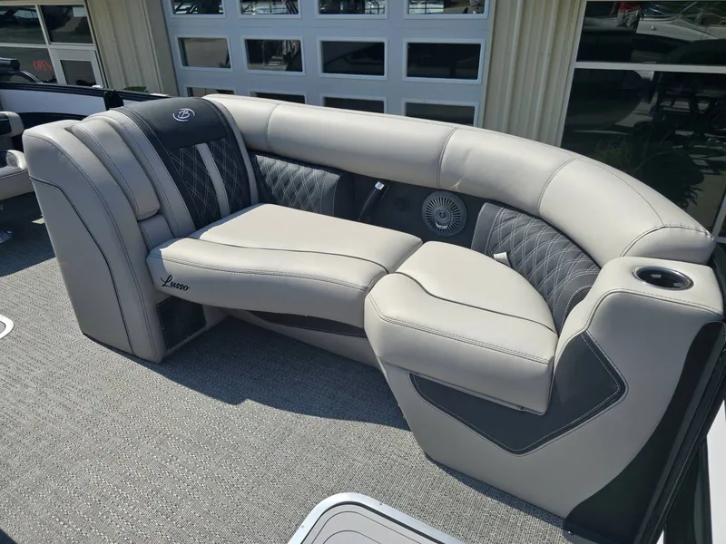 Slide: The Image of Barletta LUSSO L23QCSS 2026 - 12