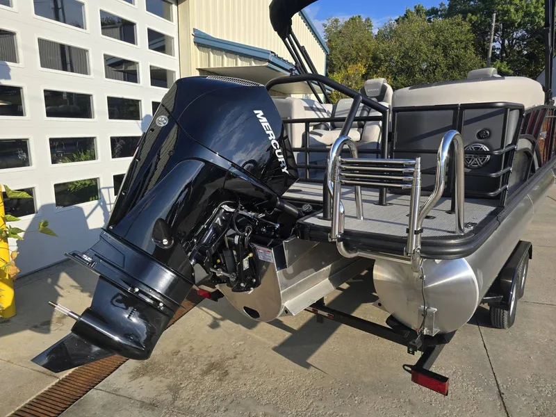 Slide: The Image of Sylvan L-3 LZ 2024 - 6