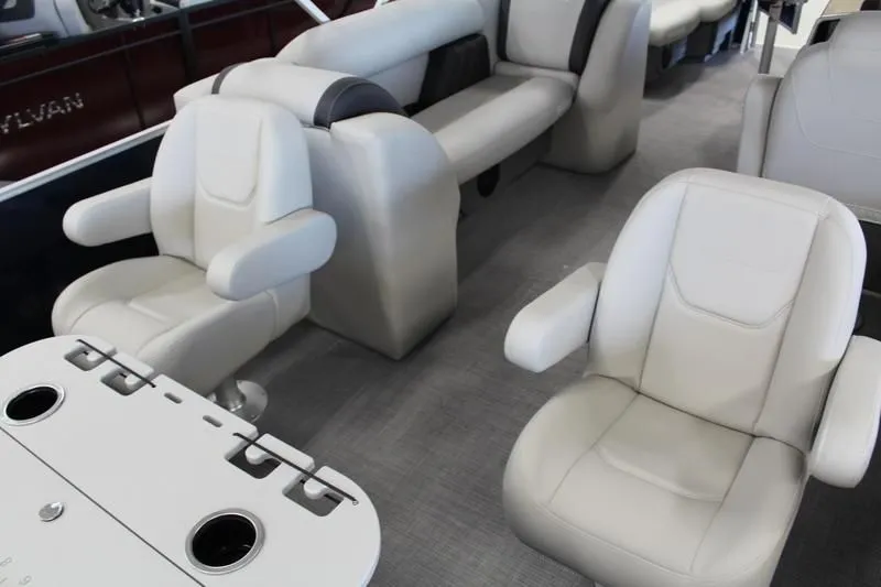 Slide: The Image of Sylvan Mirage 8522 Party Fish 2025 - 39