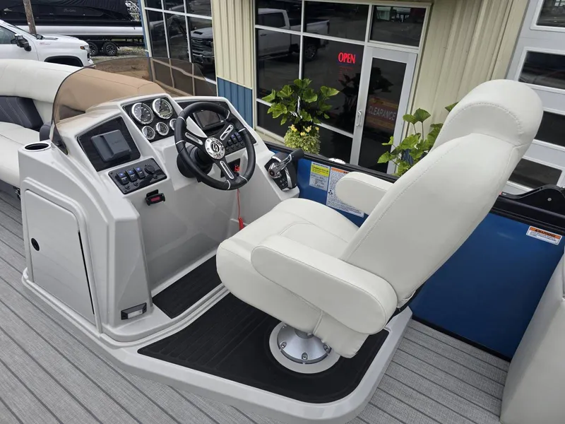 Slide: The Image of Sylvan Mirage X5 CLZ 2024 - 17