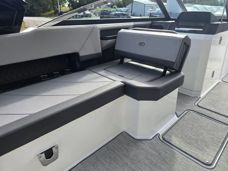 Slide: The Image of Cobalt R8 2024 - 14