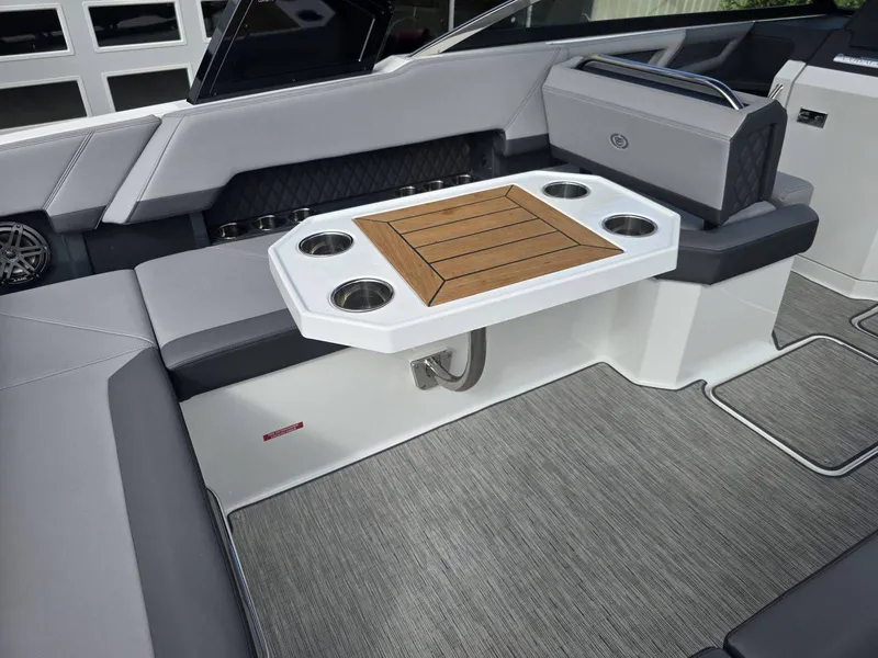 Slide: The Image of Cobalt R8 2024 - 16