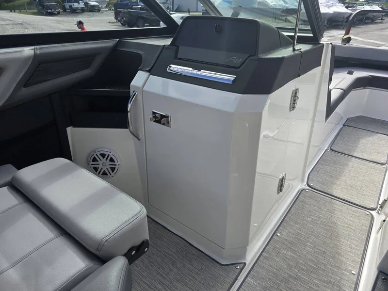 Slide: The Image of Cobalt R8 2024 - 18