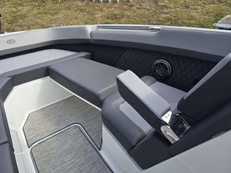 Slide: The Image of Cobalt R8 2024 - 28