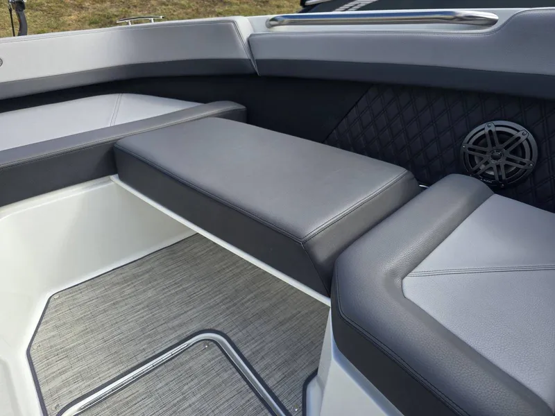 Slide: The Image of Cobalt R8 2024 - 29