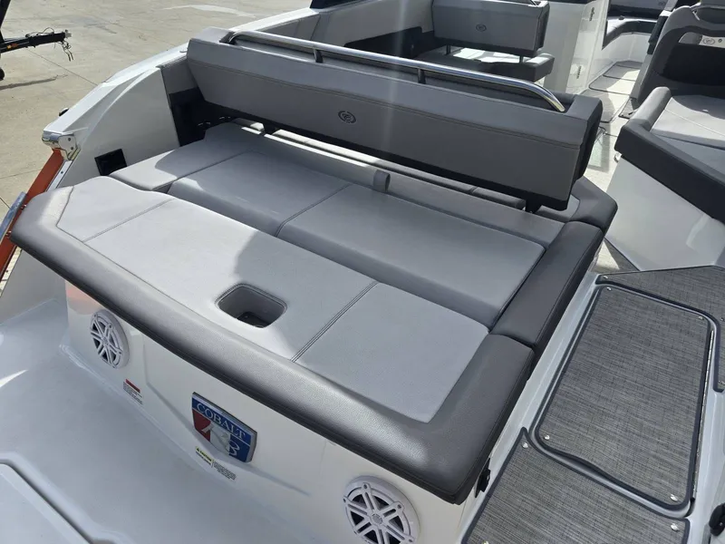 Slide: The Image of Cobalt R8 2024 - 8