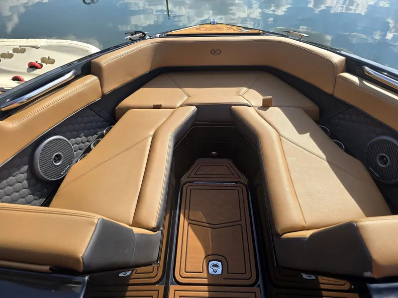 Slide: The Image of Cobalt R4 Surf 2026 - 19