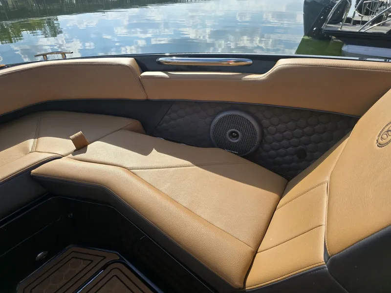 Slide: The Image of Cobalt R4 Surf 2026 - 20