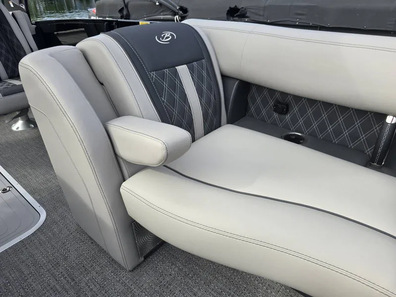 Slide: The Image of Barletta Reserve Leggera Rl23uca 2026 - 19