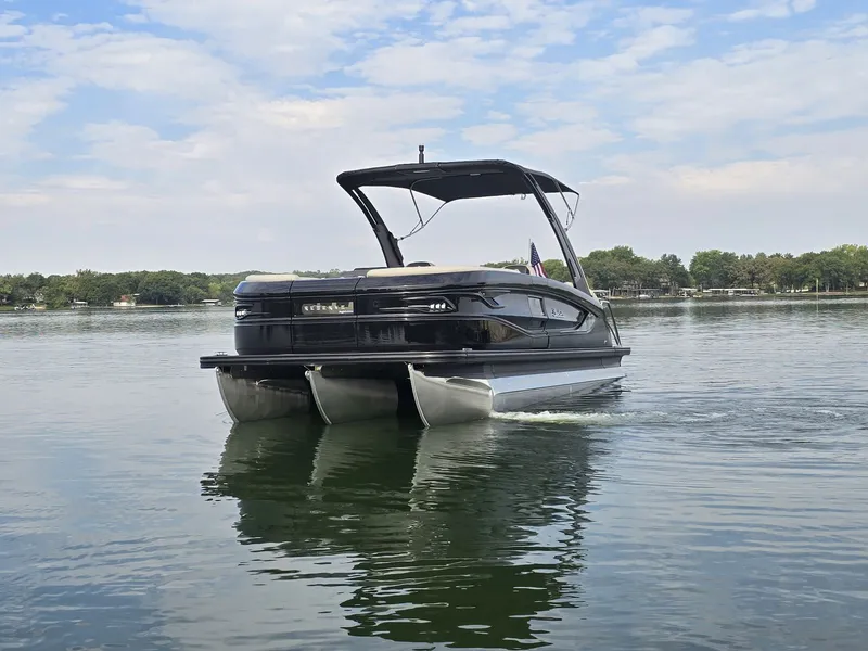 Slide: The Image of Barletta Reserve Leggera Rl23uca 2026 - 8