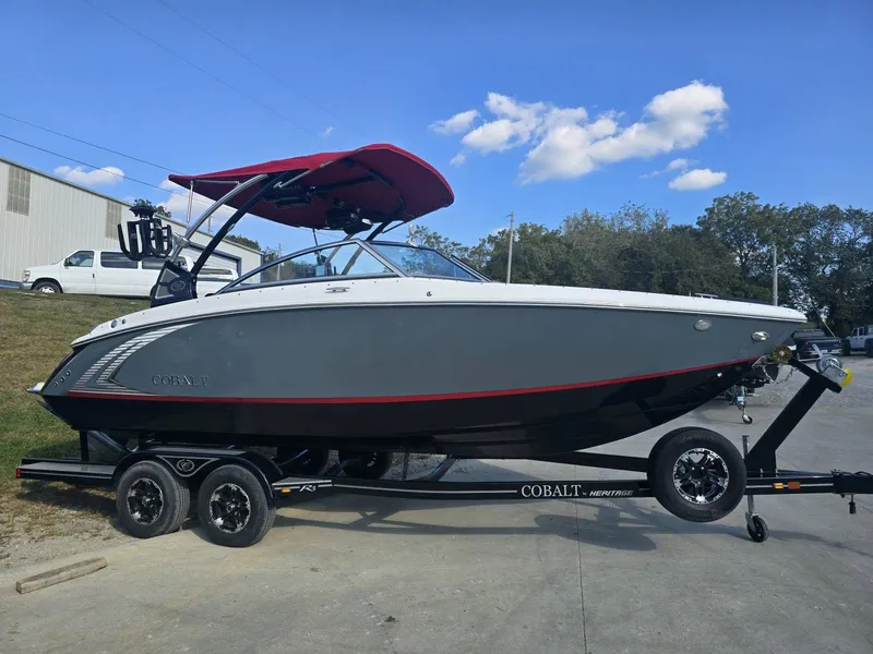 The Image of Cobalt R3 Surf 2019 - 1