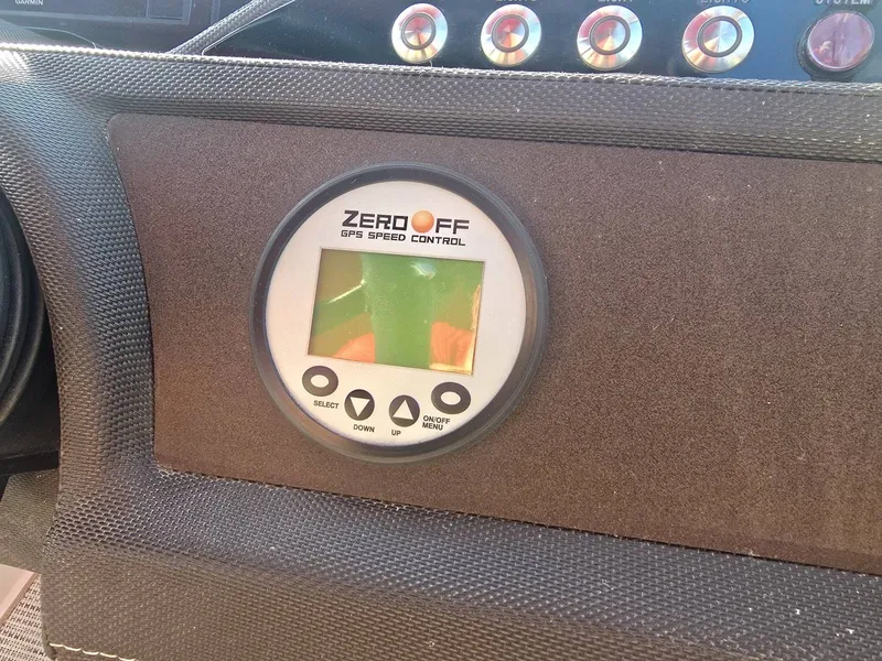 Slide: The Image of Cobalt R3 Surf 2019 - 13