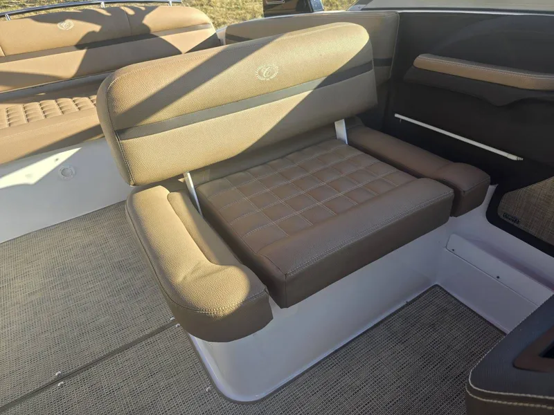 Slide: The Image of Cobalt R3 Surf 2019 - 15