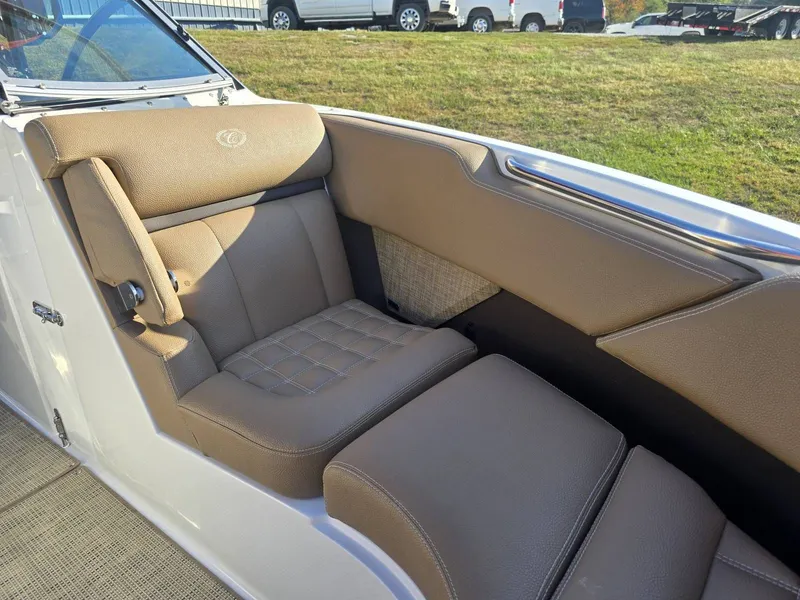 Slide: The Image of Cobalt R3 Surf 2019 - 21