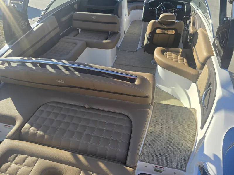 Slide: The Image of Cobalt R3 Surf 2019 - 7