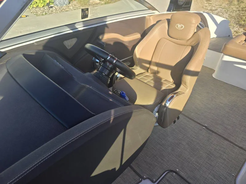 Slide: The Image of Cobalt R3 Surf 2019 - 9