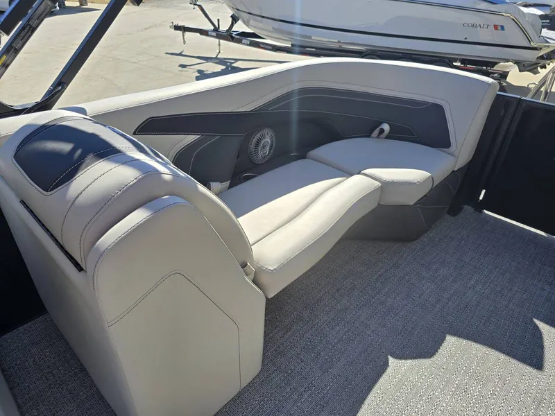 Slide: The Image of Barletta Cabrio 24QC 2026 - 23