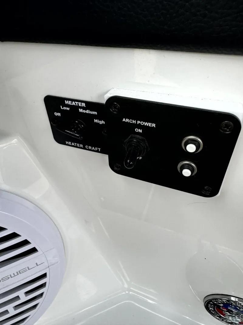 Slide: The Image of Cobalt R4 Surf 2022 - 20