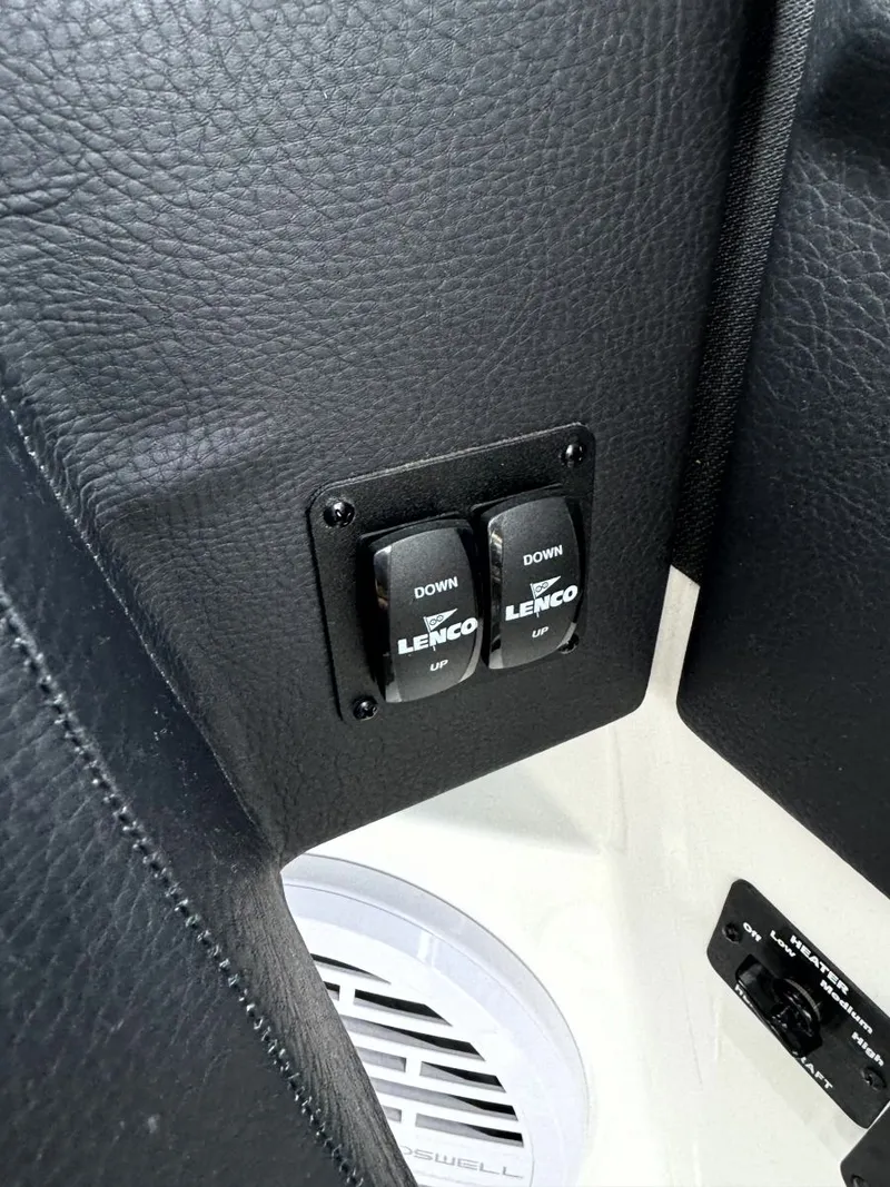 Slide: The Image of Cobalt R4 Surf 2022 - 21