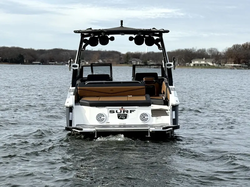 Slide: The Image of Cobalt R4 Surf 2022 - 5