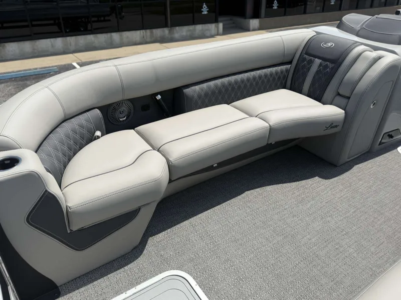 Slide: The Image of Barletta LUSSO L25M 2025 - 11