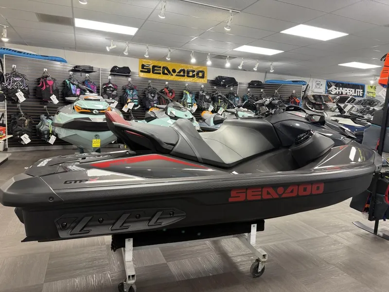 Slide: The Image of Sea-Doo 24sa - Gtr-x 300 W/snd 2025 - 12
