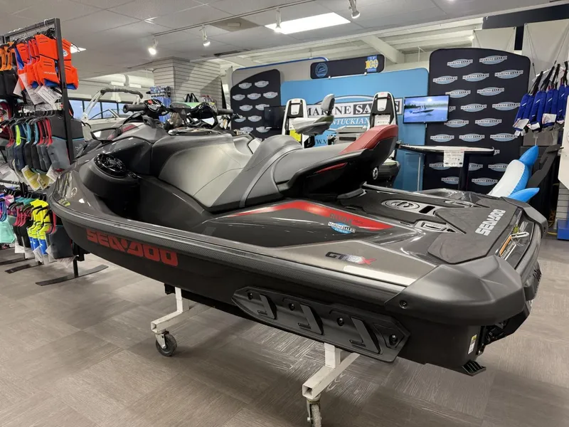 Slide: The Image of Sea-Doo 24sa - Gtr-x 300 W/snd 2025 - 18