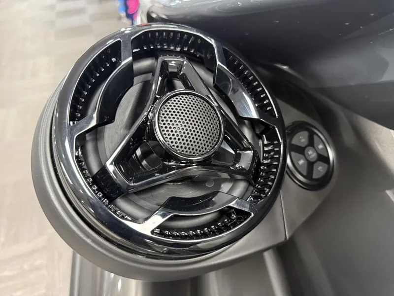 Slide: The Image of Sea-Doo 24sa - Gtr-x 300 W/snd 2025 - 7