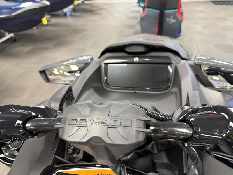 Slide: The Image of Sea-Doo 24sa - Gtr-x 300 W/snd 2025 - 9