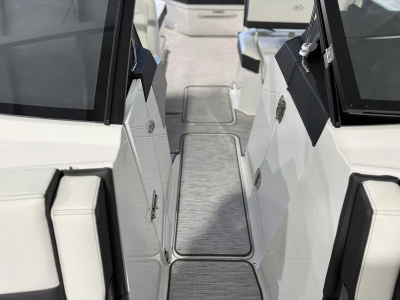 Slide: The Image of Cobalt R8 2025 - 15